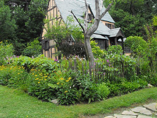 Lana's The Little House